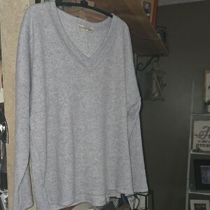Zenana Outfitters Gray Ribbed V-Neck Top NWOT